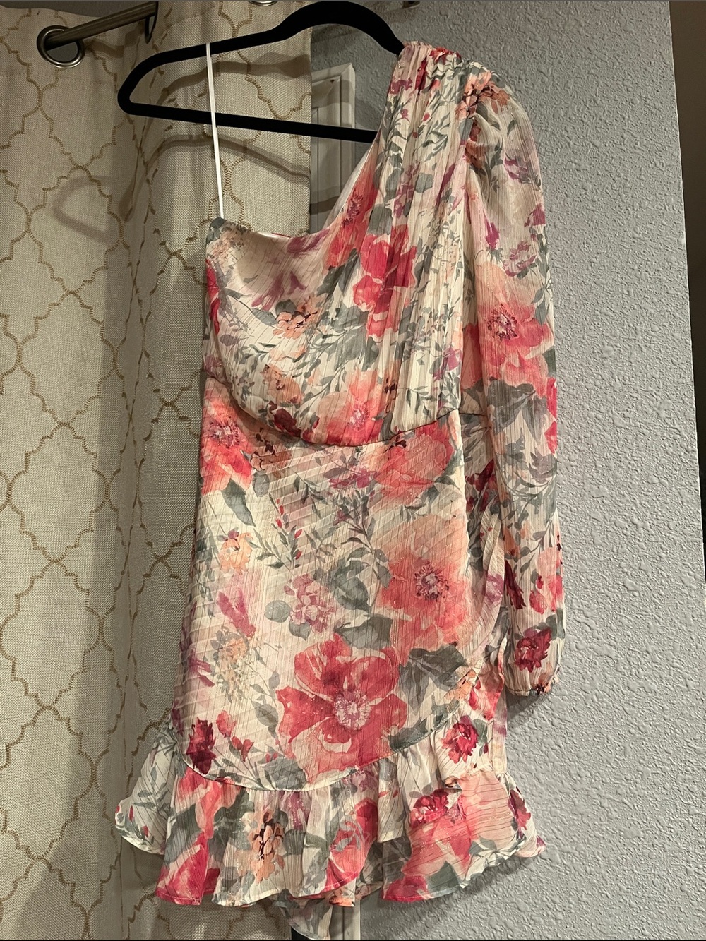 Floral One-Shoulder romper in Cream and Coral